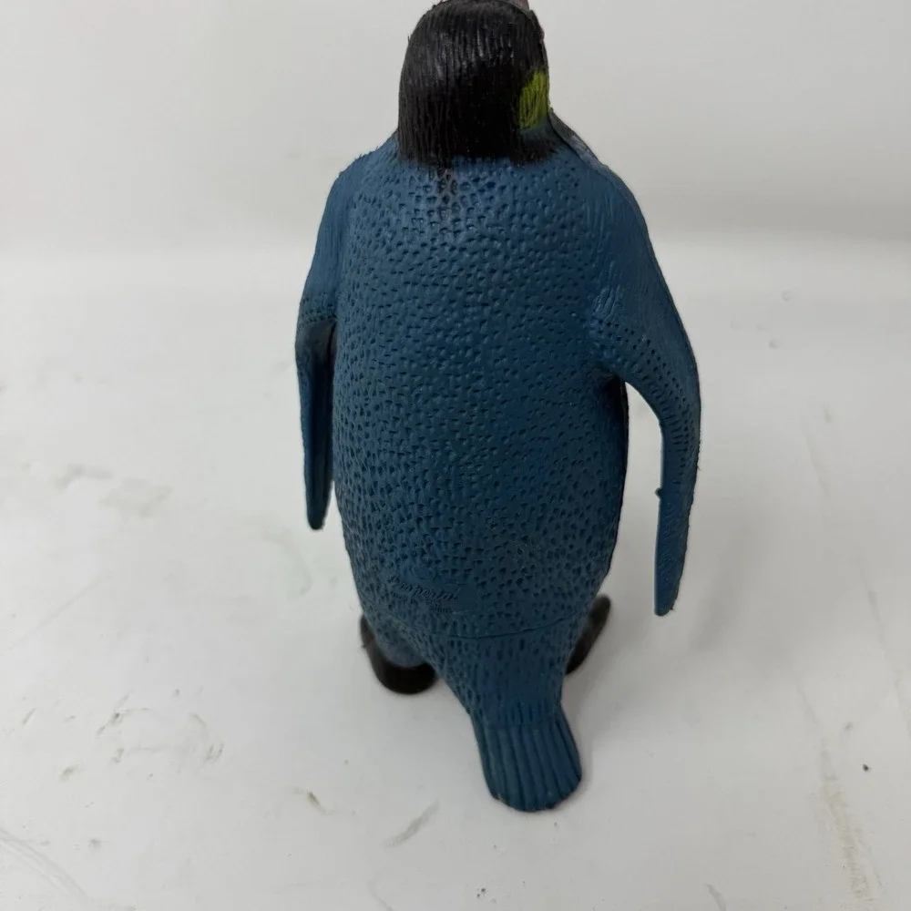 Vintage Imperial 1987 Penguin Toy Blue Figurine 6-3/4 inches tall Plastics RARE